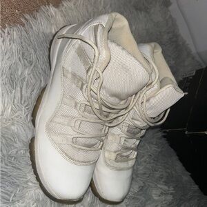 Jordan Women's White and Cream Sneakers